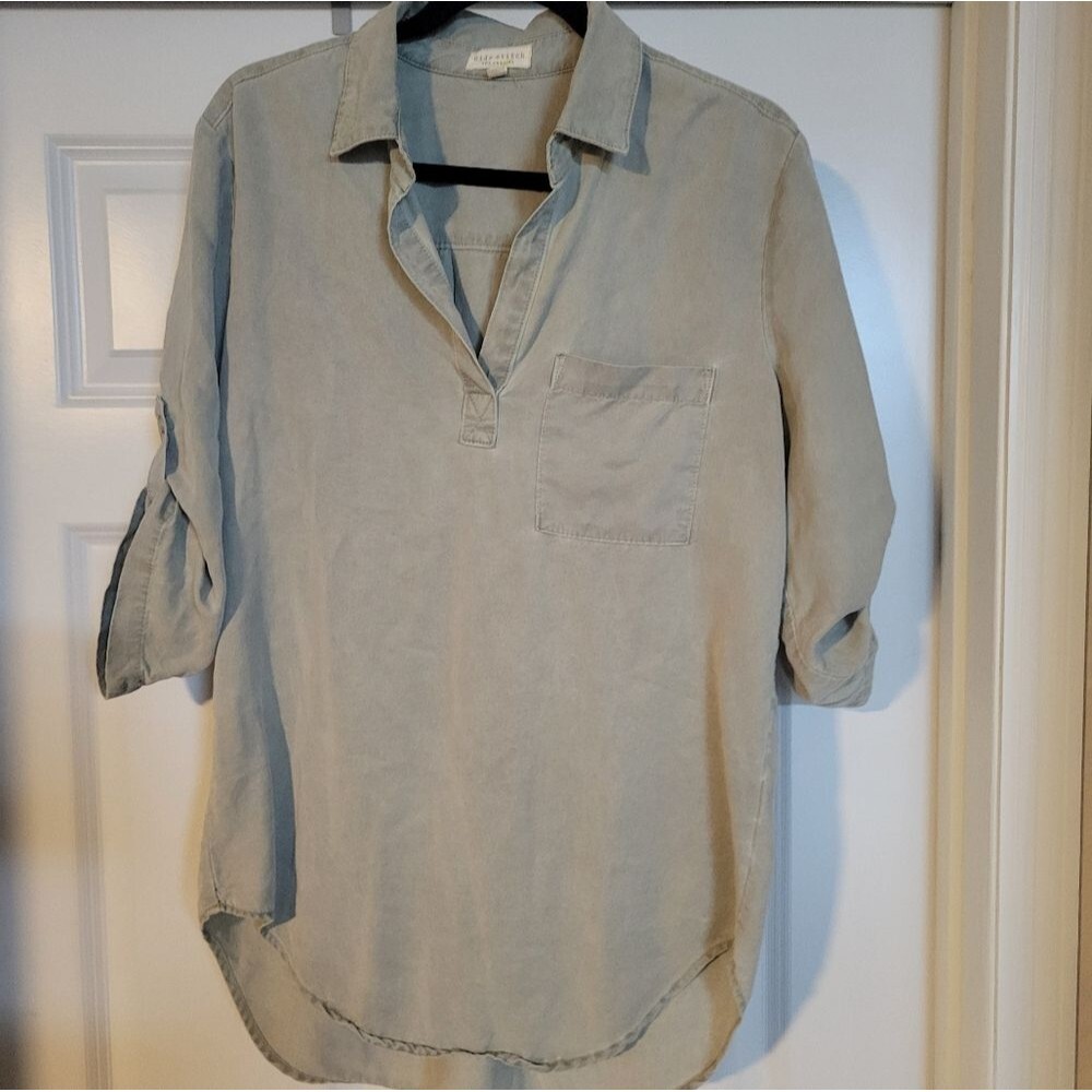 Side stitch button up sleeve shirt size‎ Medium
